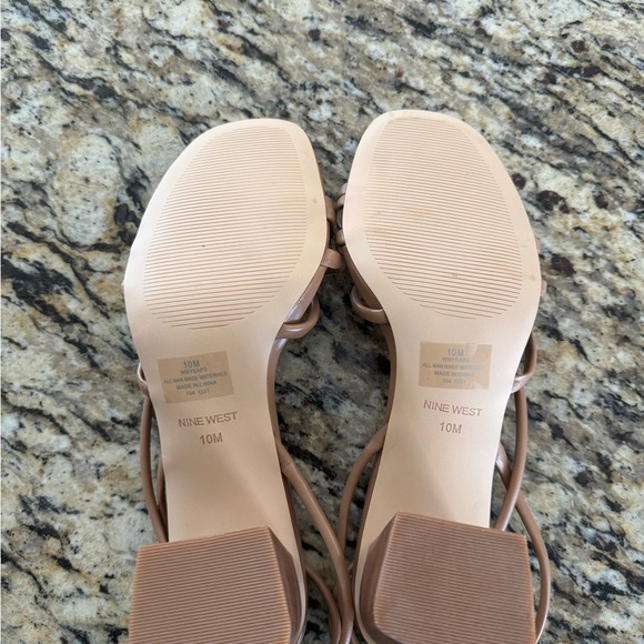 Women’s Nine West Strappy Neutral Open Toe Heel Size 10 - Picture 5 of 7